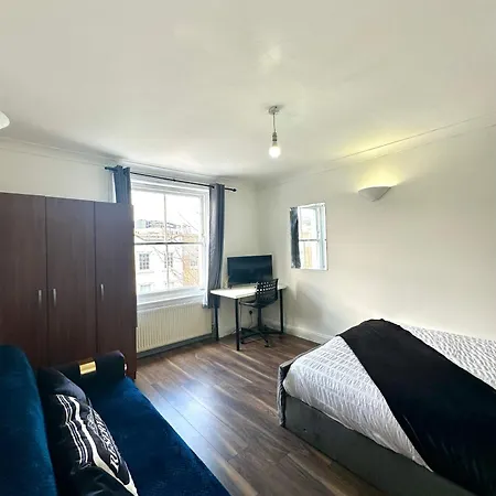 Spacious 4- Bedroom Flat! Kings Cross, St Pancras Apartment *