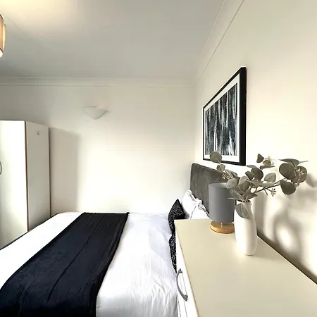 Spacious 4- Bedroom Flat! Kings Cross, St Pancras * London