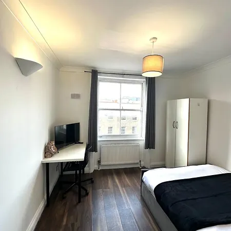 Spacious 4- Bedroom Flat! Kings Cross, St Pancras *