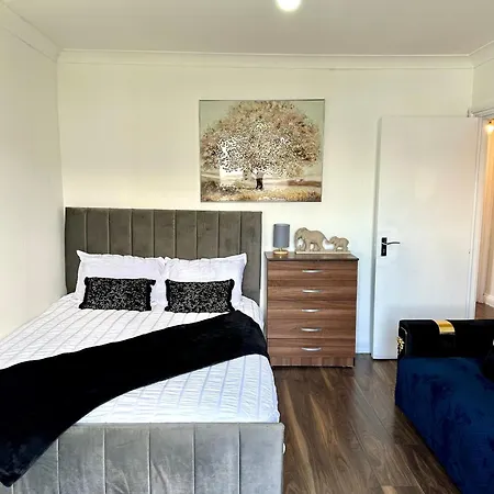 Spacious 4- Bedroom Flat! Kings Cross, St Pancras Apartment London