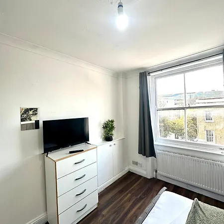 Spacious 4- Bedroom Flat! Kings Cross, St Pancras * London