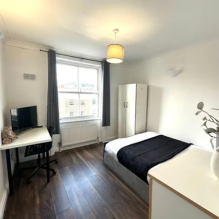 Spacious 4- Bedroom Flat! Kings Cross, St Pancras Apartment *