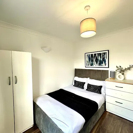 Apartment Spacious 4- Bedroom Flat! Kings Cross, St Pancras