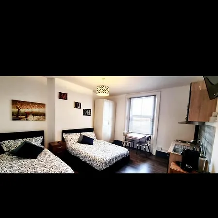 Flat In Vauxhall Zone 1
