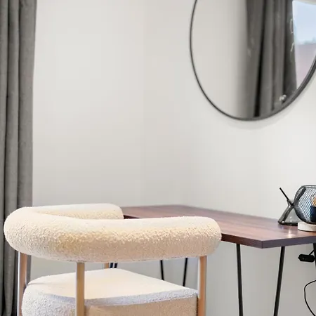 Chic 4 Bedroom I Extended Stays I Free Parking Appartement Londen
