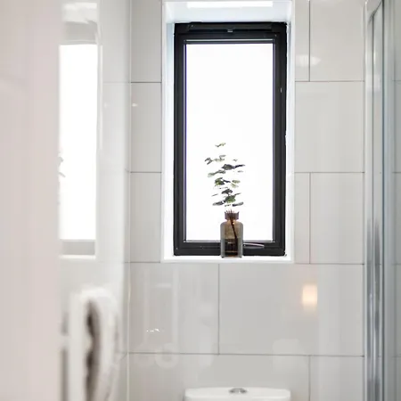 Apartment Stylish I Extended I Free Parking London