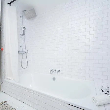 Pass The Keys Airy 1850s Coach House With Private Balcony Holiday home