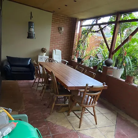 Holiday home House For 7, Garden With Pond, 20min From Heathrow London