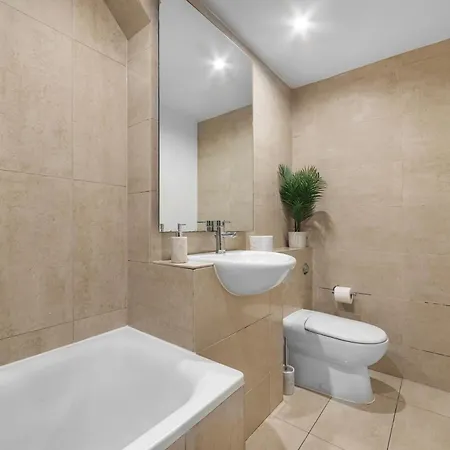 Apartment London's Famous Brick Lane - 1 Bed Flat Sleeps 5 *