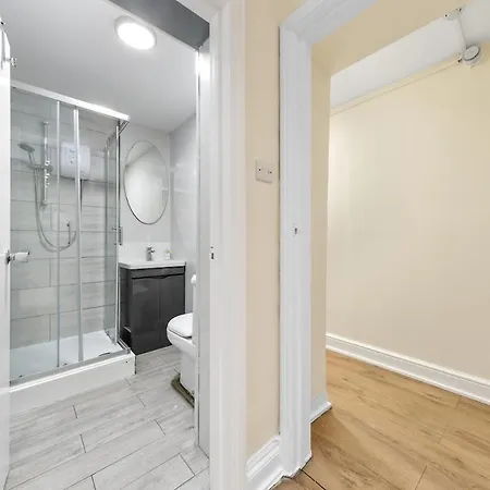 Cosy One Bedroom - Bridge Apartment London