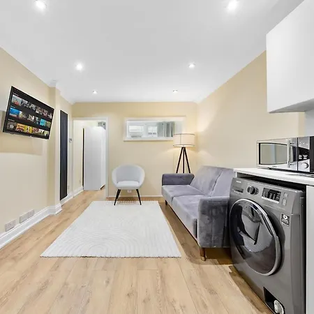 Cosy One Bedroom - Bridge Apartment