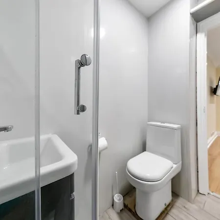 Cosy One Bedroom - Bridge * London