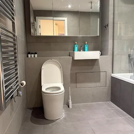 New 2 Bed Greenwich * London