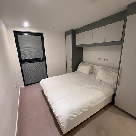 New 2 Bed Greenwich * London