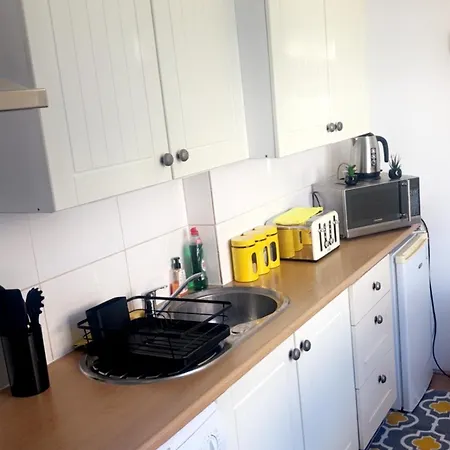 Cozy In Prime Notting Hill Apartment London
