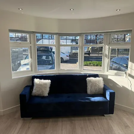 Apartment One Bedroom On Ground Floor In With Car Park