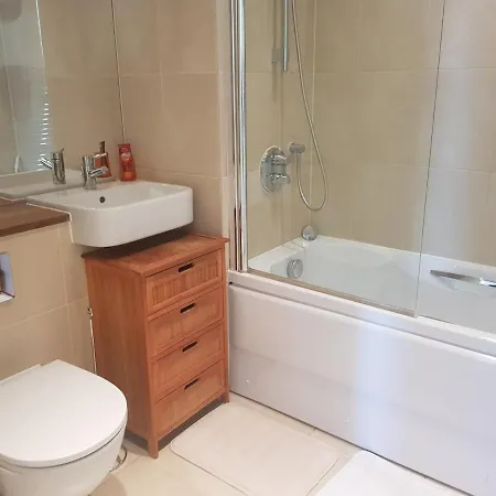 Apartment Stunning 2 Bedroom 2 Bathroom Flat With Panoramic View