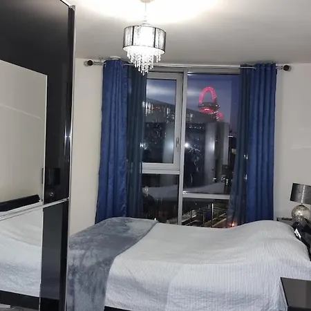 Apartment Stunning 2 Bedroom 2 Bathroom Flat With Panoramic View London