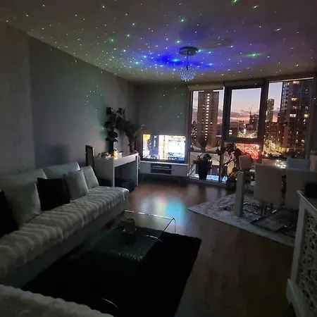 Stunning 2 Bedroom 2 Bathroom Flat With Panoramic View Apartment London