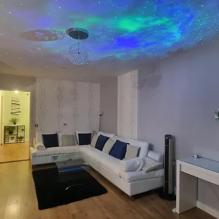 Stunning 2 Bedroom 2 Bathroom Flat With Panoramic View * London