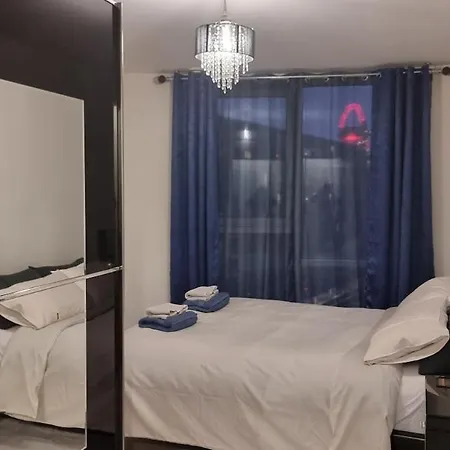 Stunning 2 Bedroom 2 Bathroom Flat With Panoramic View *