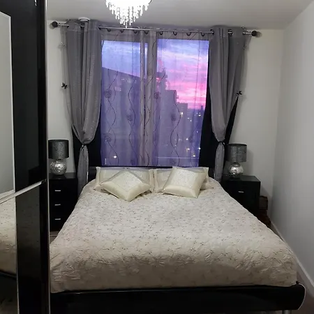 Stunning 2 Bedroom 2 Bathroom Flat With Panoramic View Apartment