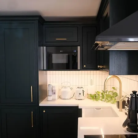 Lux & Stylish 2-bed Flat In West Kensington London