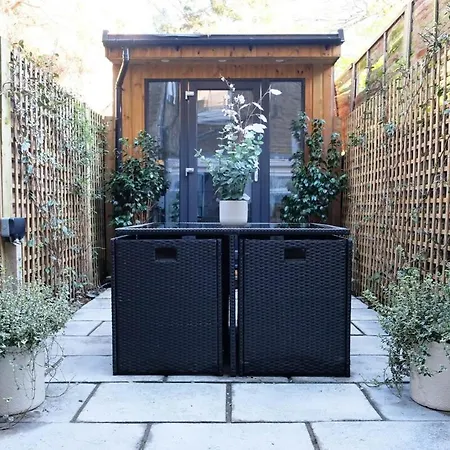Lux & Stylish 2-bed Flat In West Kensington * London