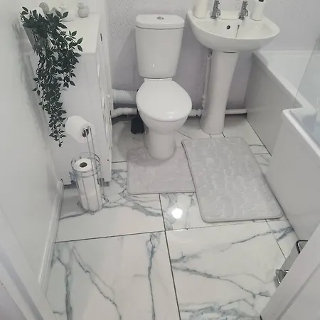 Serene Retreat - 2 Bedroom Flat For Rent London
