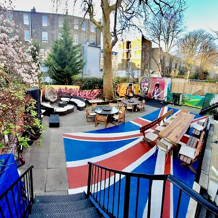 Saint Backpackers * London