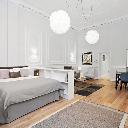 Queensgate Court 4*