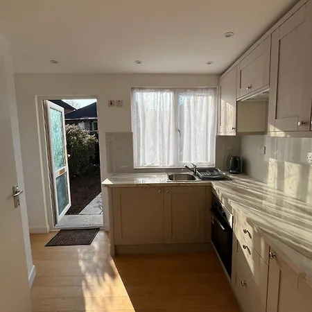 Homestay Spacious Double Bedroom Flat Near