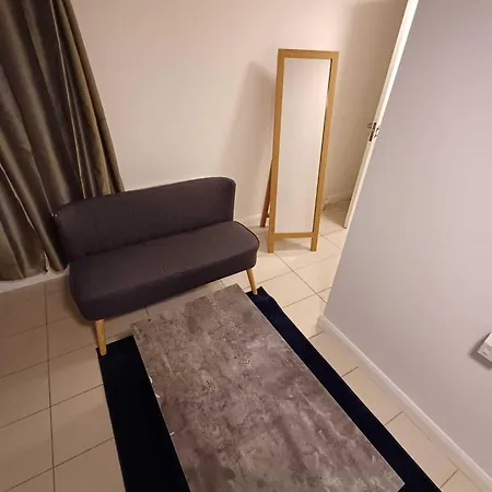 Modern Queenspark Apartamento