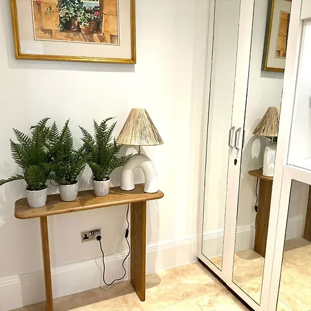 Stylish With Bbq Kensington * London