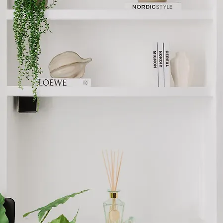 Specious Bright Flat With Garden In Apartment *