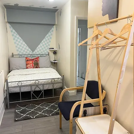 Penn Gardens Flat 1 - 2 - 3 & 4 Apartments Apartment *