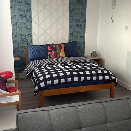 Penn Gardens Flat 1 - 2 - 3 & 4 Apartments *