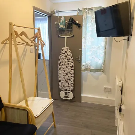 Penn Gardens Flat 1 - 2 - 3 & 4 Apartments Apartment