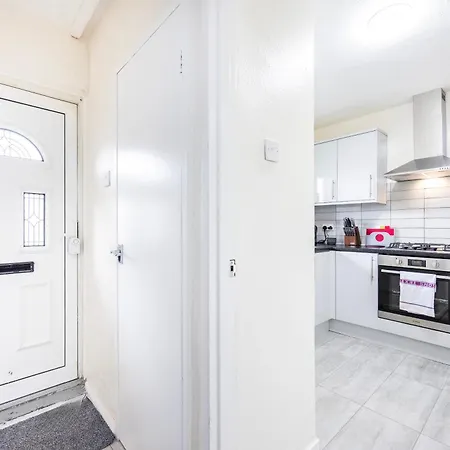 Apartment Garland Modern Close To Station 3 Bedroom London