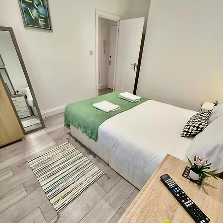 Smart Homes Aparthotel London