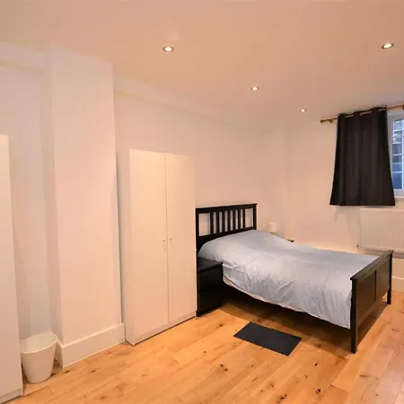 Hyde Park Apartment *