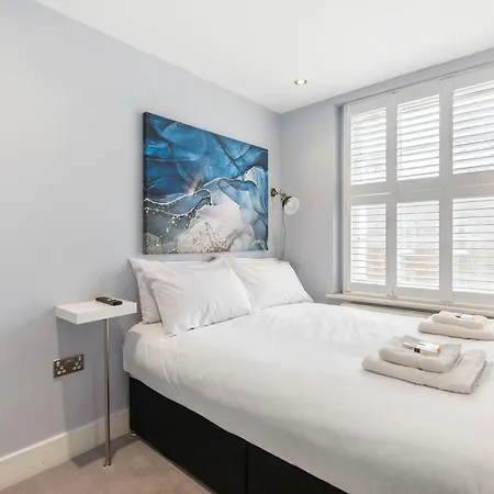 5 Bedroom Flat In Paddington Apartment London