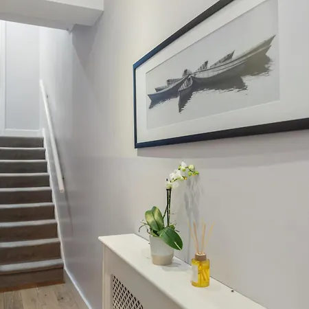 Apartment 5 Bedroom Flat In Paddington London