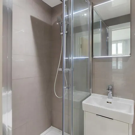 5 Bedroom Flat In Paddington Apartment