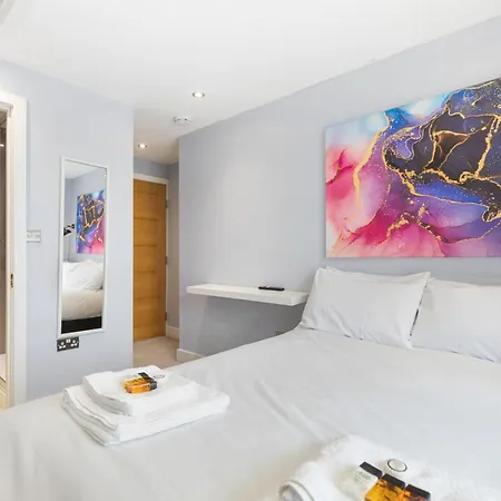 5 Bedroom Flat In Paddington London