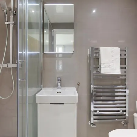 Apartment 5 Bedroom Flat In Paddington