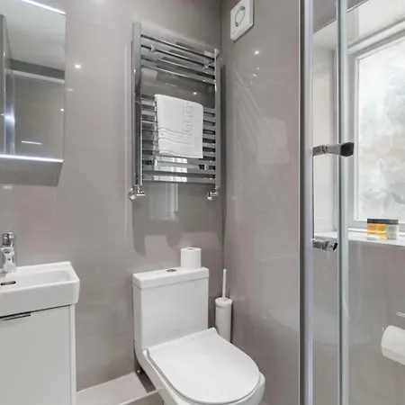 5 Bedroom Flat In Paddington Apartment London