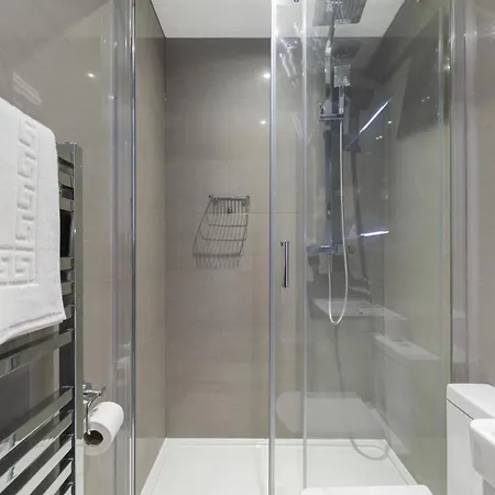5 Bedroom Flat In Paddington Apartment
