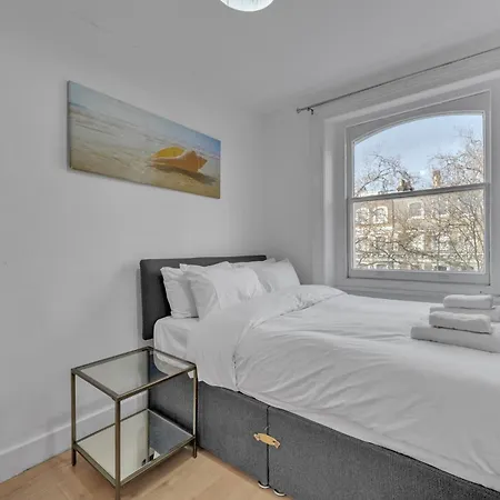 Beaufort Gardens Apartment