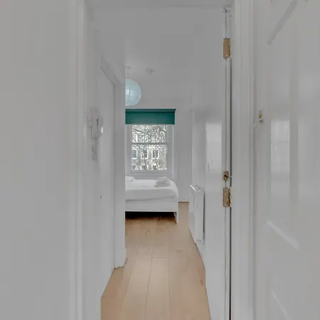 Apartment Beaufort Gardens London
